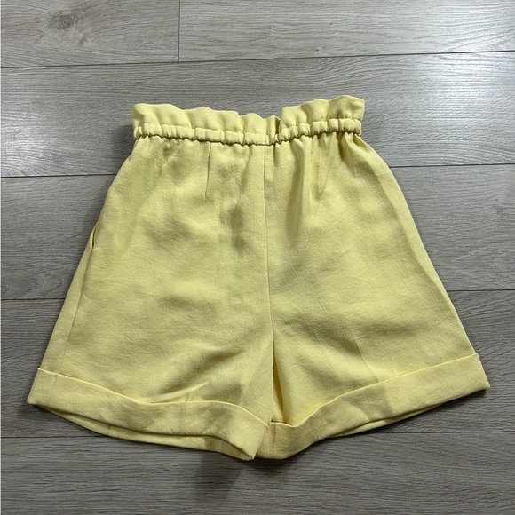 Aritzia Wilfred Lucienne Yellow High Waisted Shorts - Picture 6 of 14